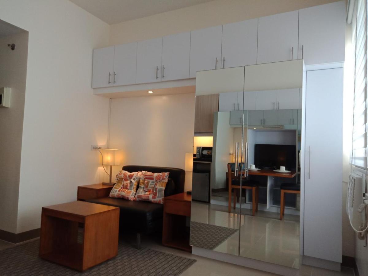 Mabolo Garden Flat A6 With Free Rooftop Pool Cebu Exterior photo