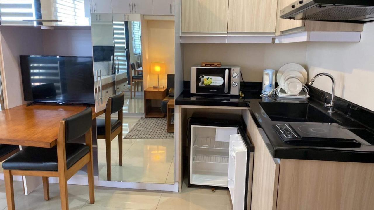 Mabolo Garden Flat A6 With Free Rooftop Pool Cebu Exterior photo