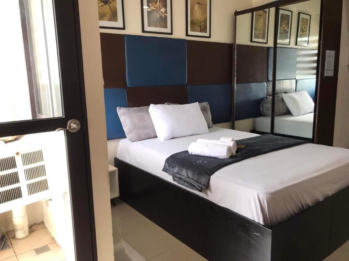 Mabolo Garden Flat A6 With Free Rooftop Pool Cebu Exterior photo