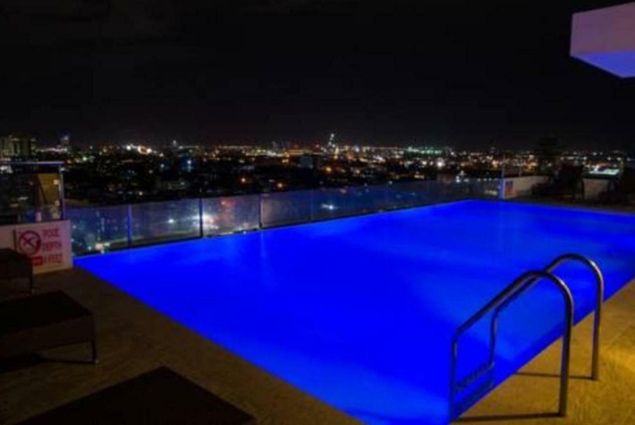 Mabolo Garden Flat A6 With Free Rooftop Pool Cebu Exterior photo